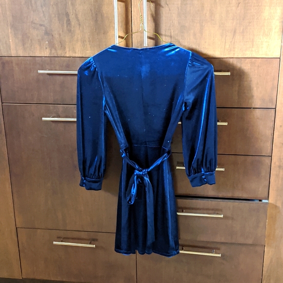 Dynamite velour wrap dress - Picture 3 of 3